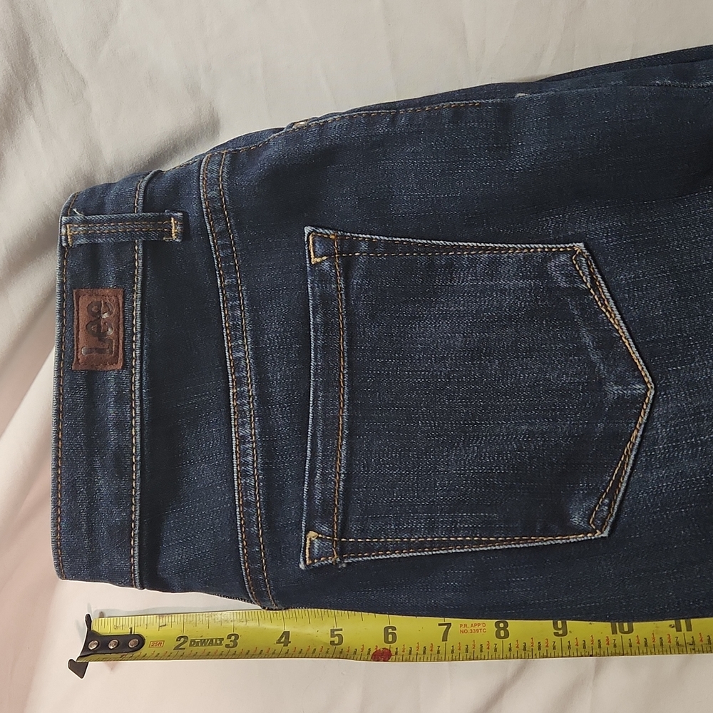Lee's  straight leg size 10 medium jeans